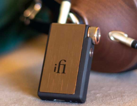 Headphone-Zone-iFi-Audio-GO-blu