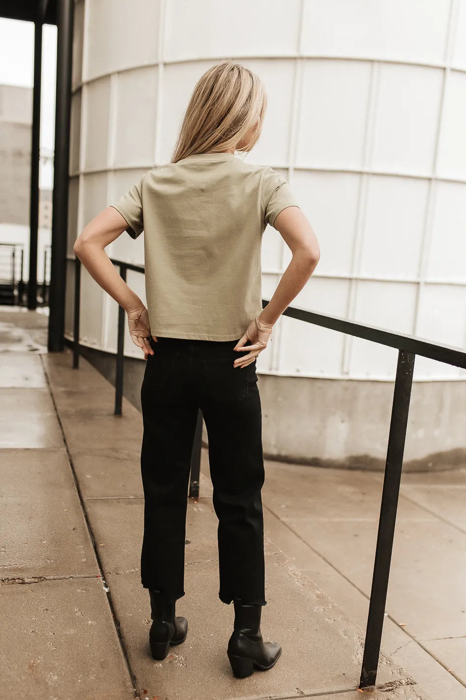 {product_title} - {shop_name}