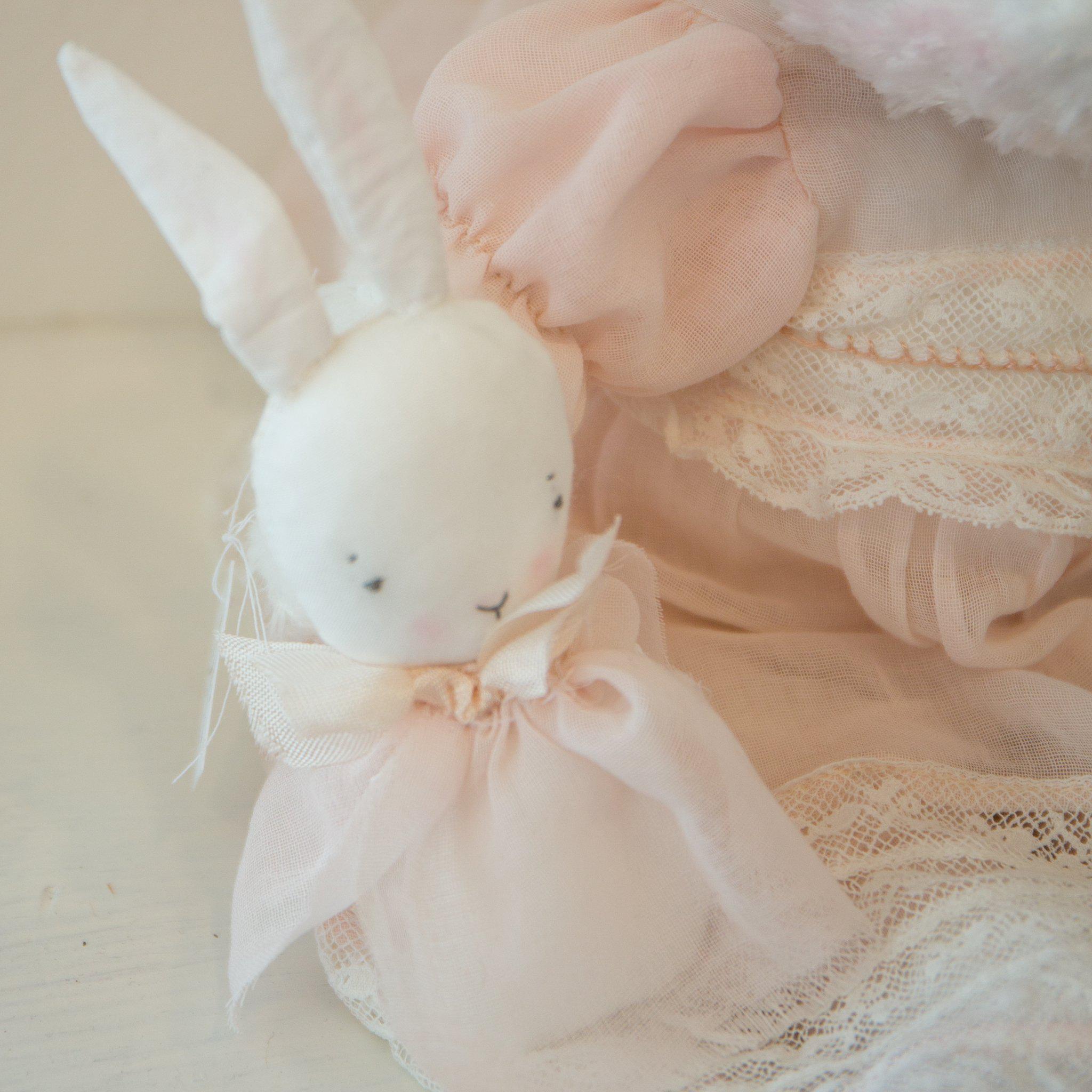 RETIRED - Hutch Studio - Primrose & Pip - One of a Kind Bunny、mySite、g9winljtr