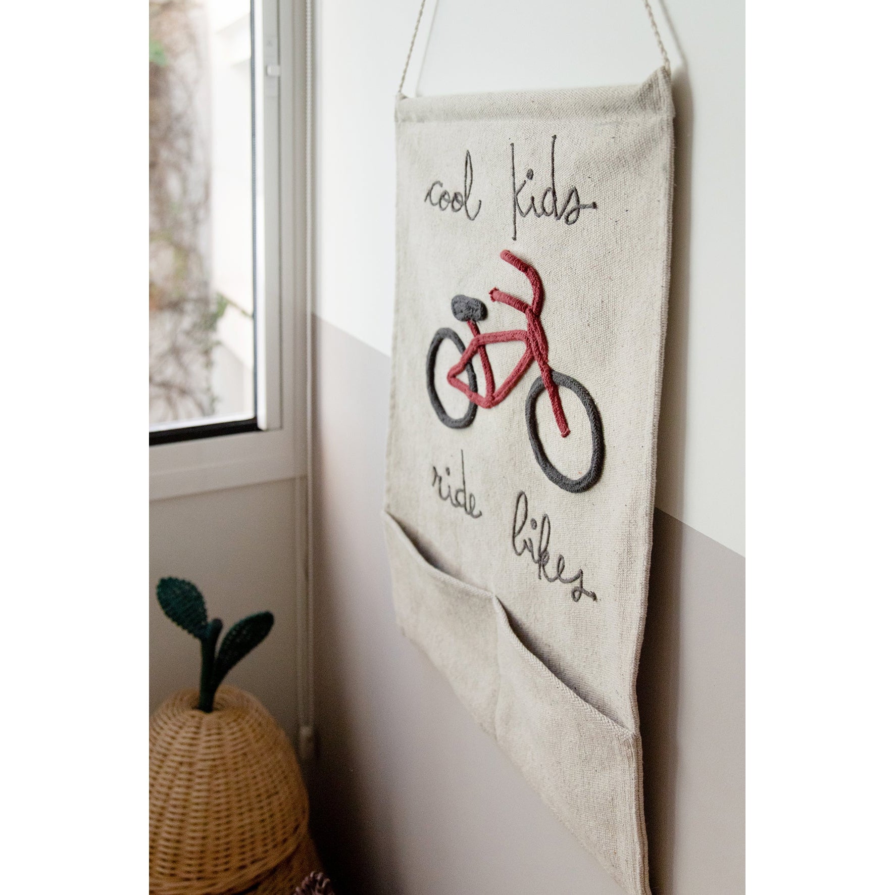 Eco-City Cool Kids Ride Bikes Wall Pocket Hanger、mySite、gigharbornorthrealestate
