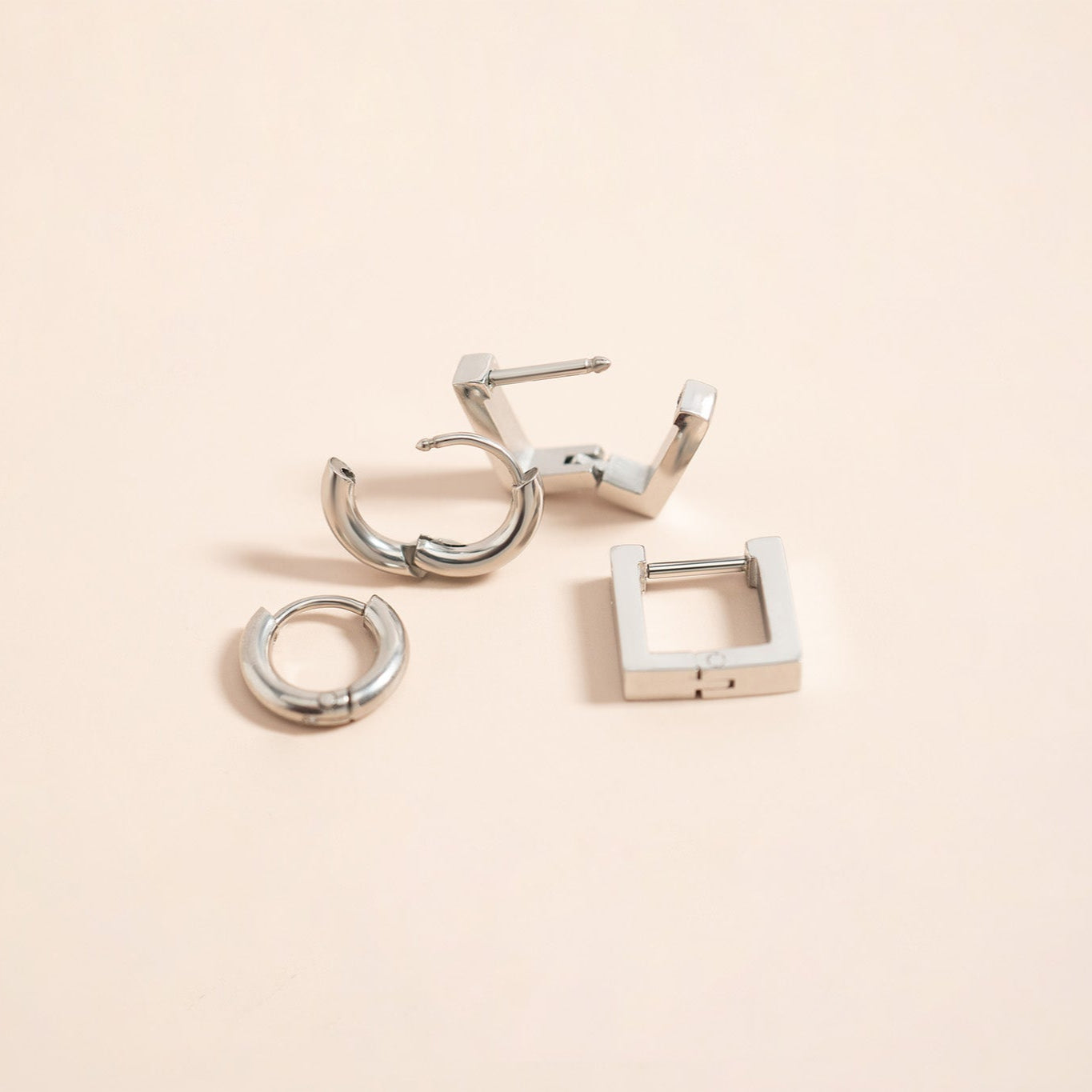 18K Gold PVD Stainless Steel Square Huggie Earrings / ERJ0011、mySite、dreamappss
