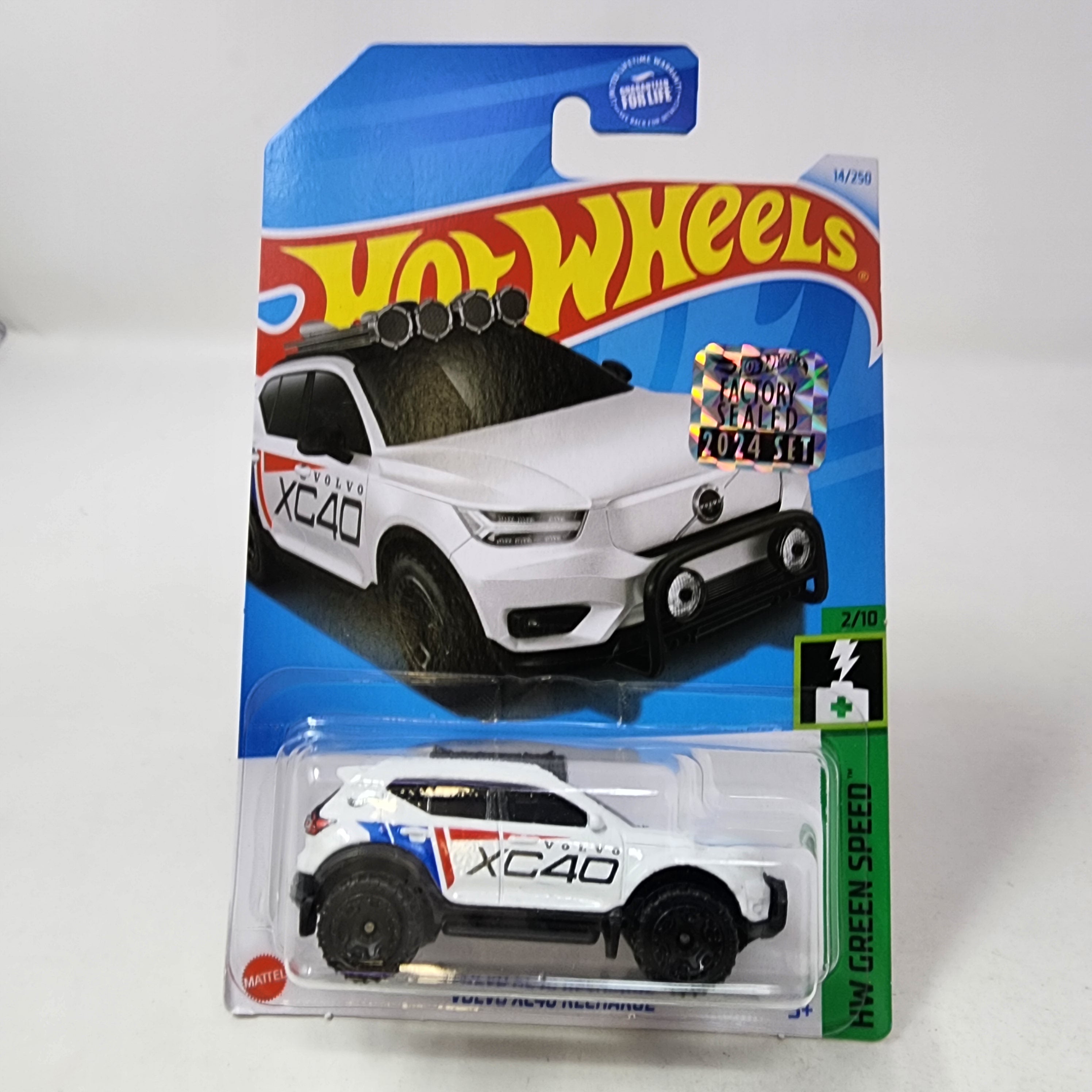 Volvo XC40 Recharge #14 * WHITE * 2024 Hot Wheels Basic w/ Factory Holo、mySite、hgirdovlk
