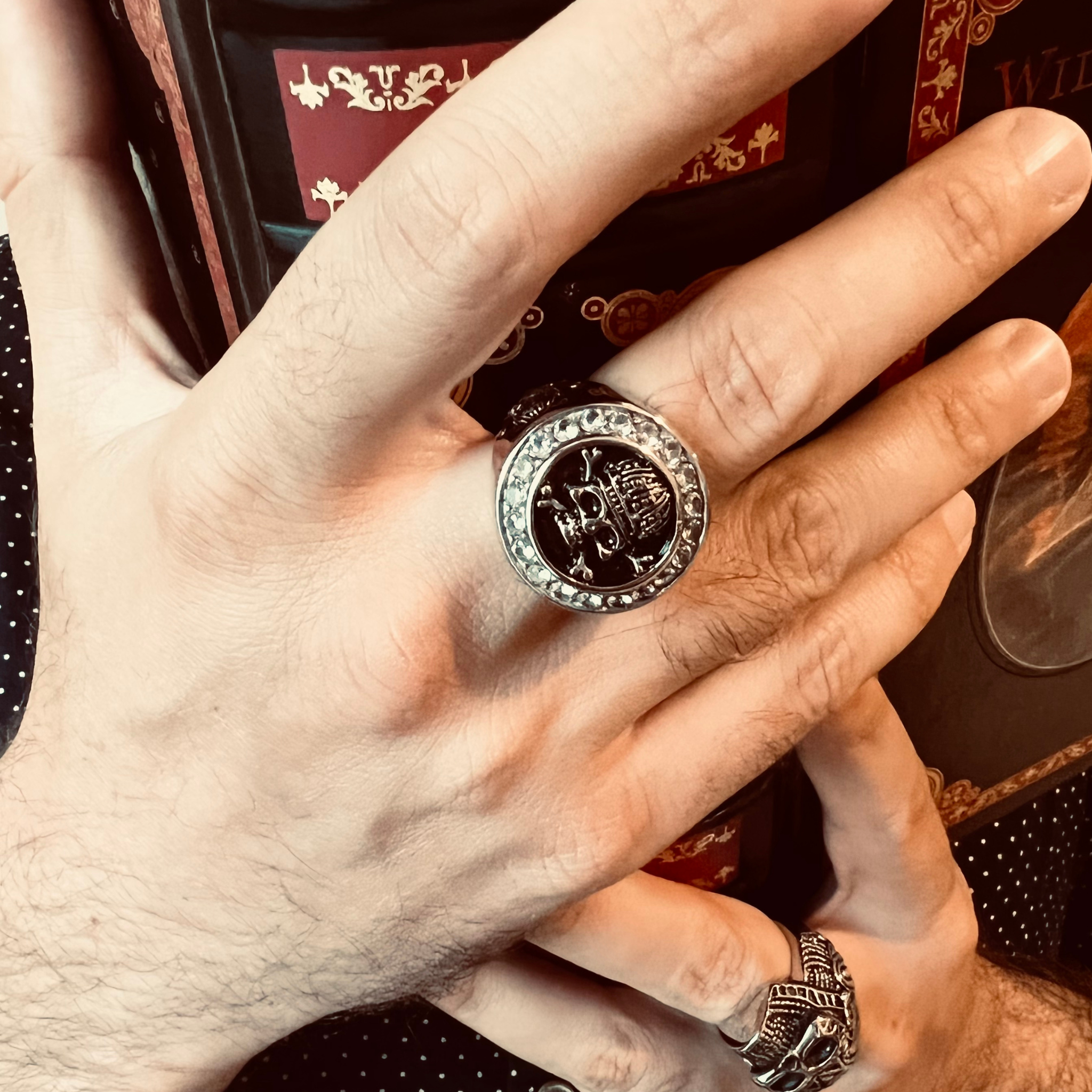 Stainless Steel King Skull And Crossbones With CZ Accent Stones Signet Ring / SCR4052、mySite、dreamappss