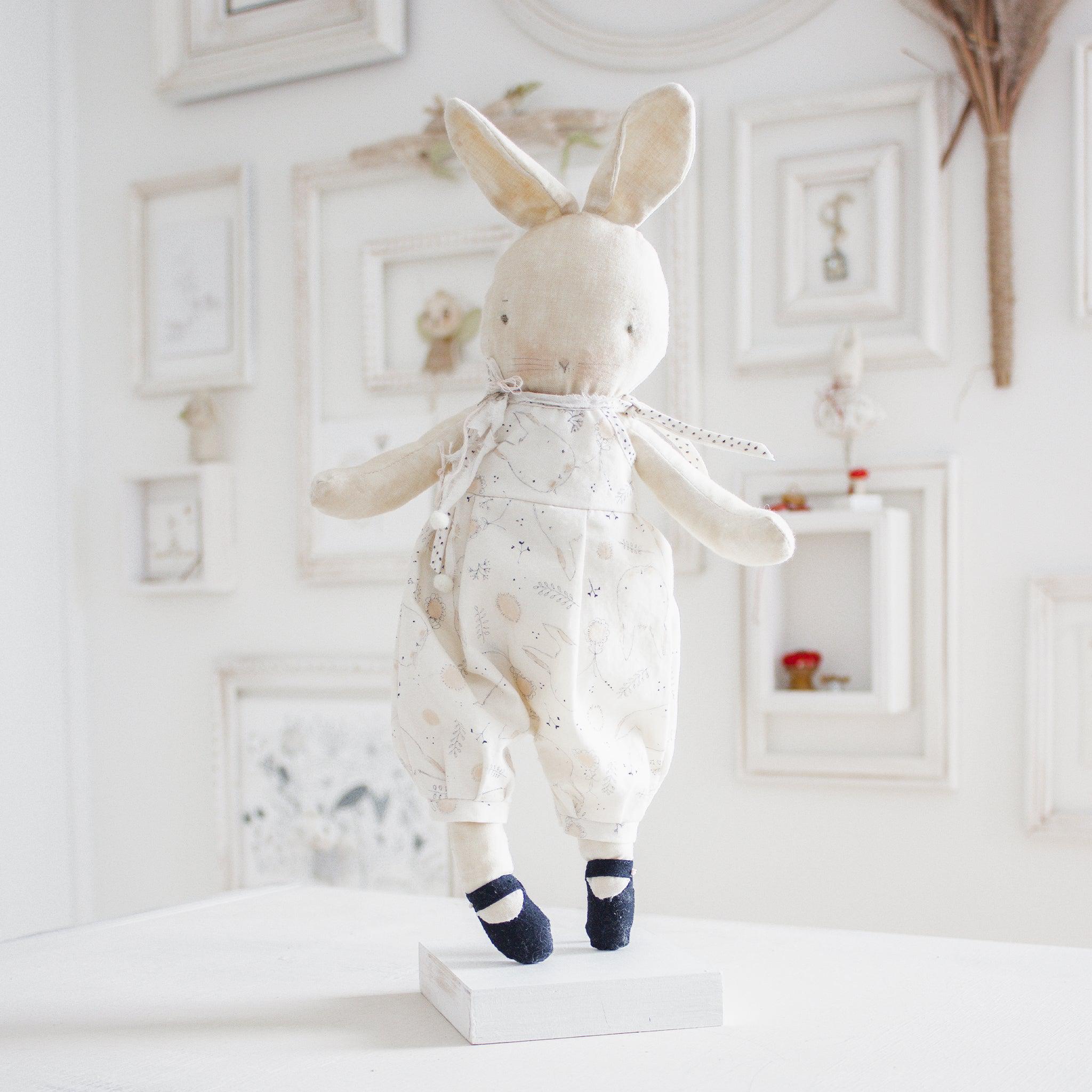 RETIRED - Hutch Studio Original - Fay O'Kay - Hand-Crafted Cotton Bunny、mySite、g9winljtr