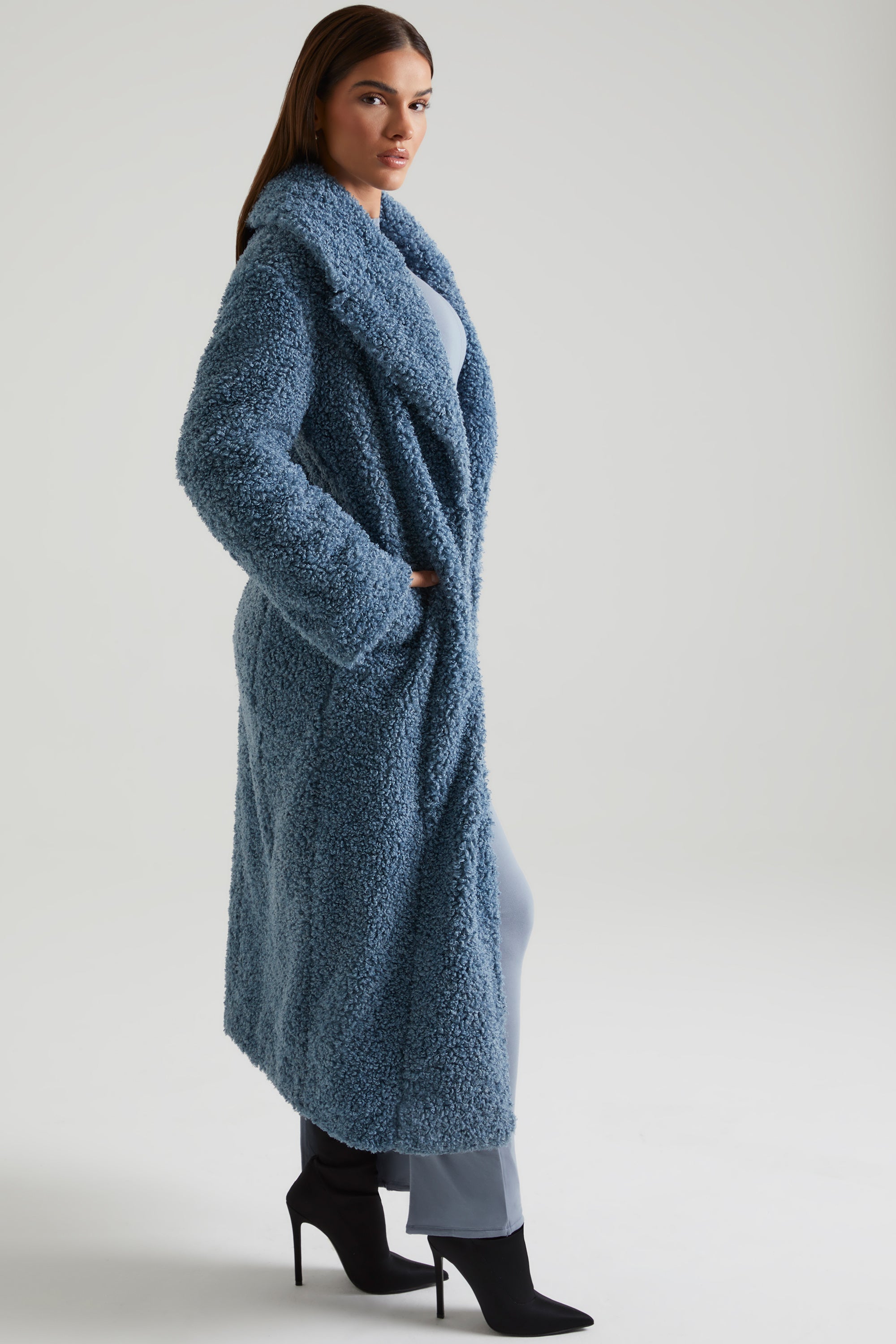 Long Shearling Coat in Blue、mySite、solidvoid