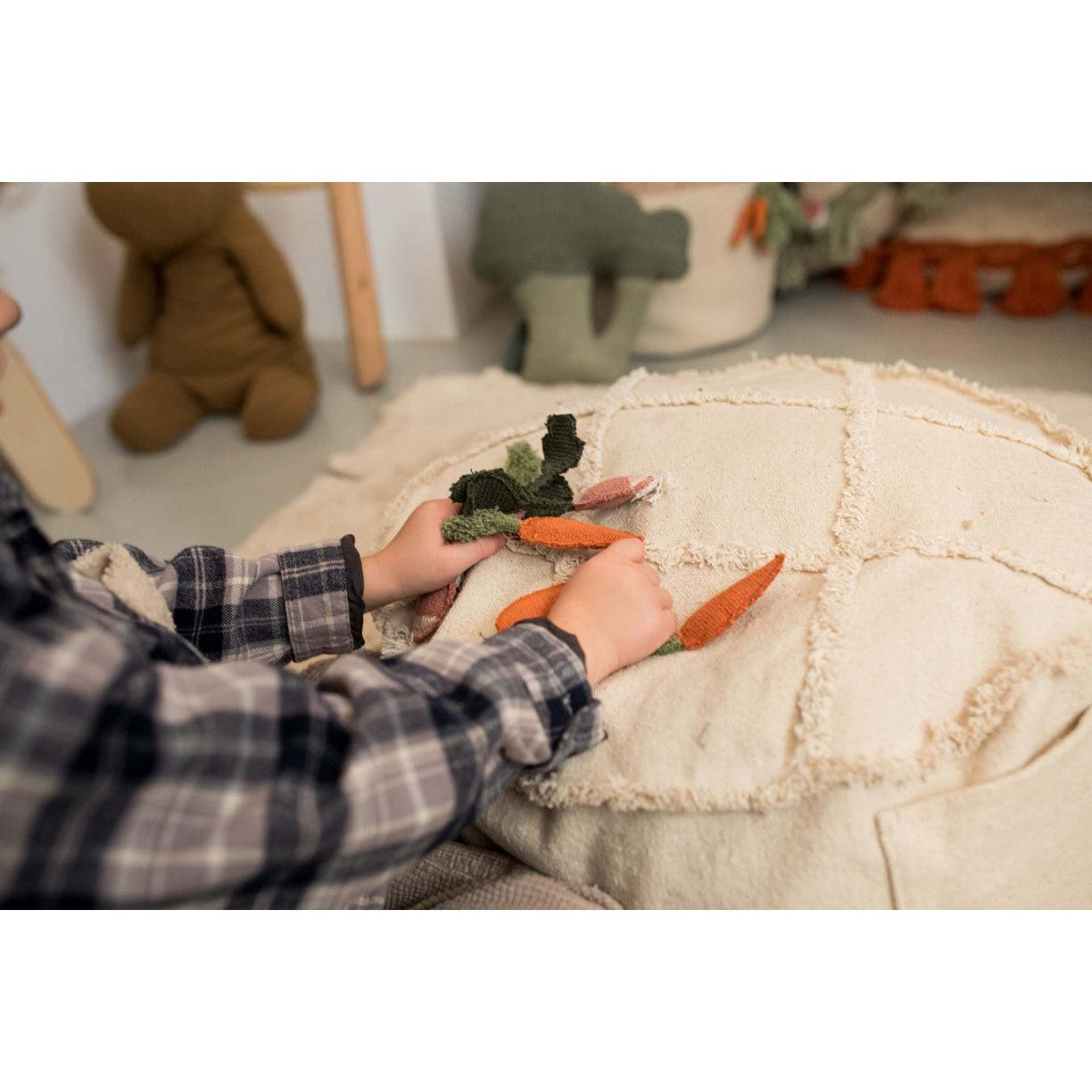 Oli & Carol Tic-Tac-Toe Pouf、mySite、gigharbornorthrealestate