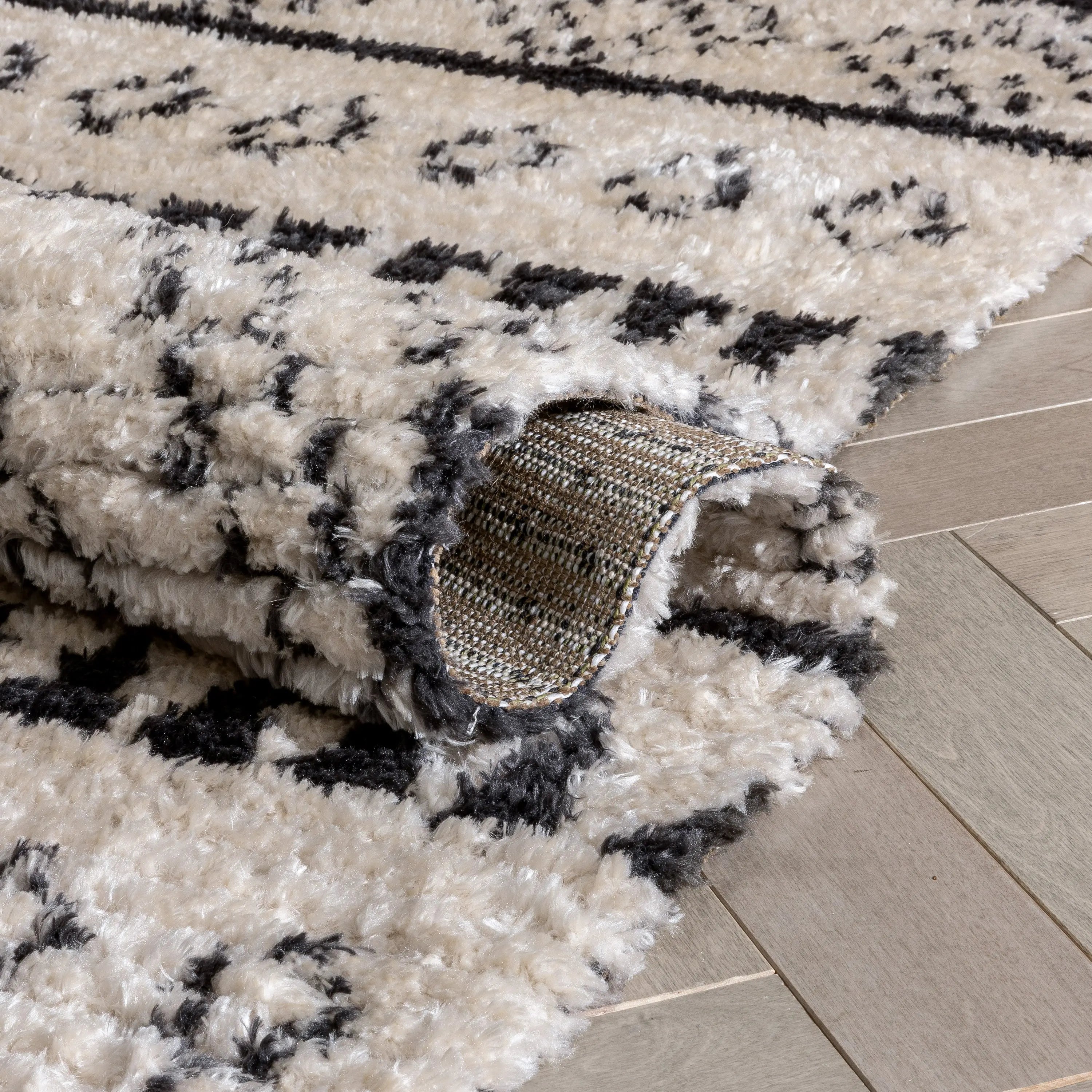 Odina Tribal Diamond Lattice Pattern Grey High-Low Textured Pile Rug、mySite、gigharbornorthrealestate