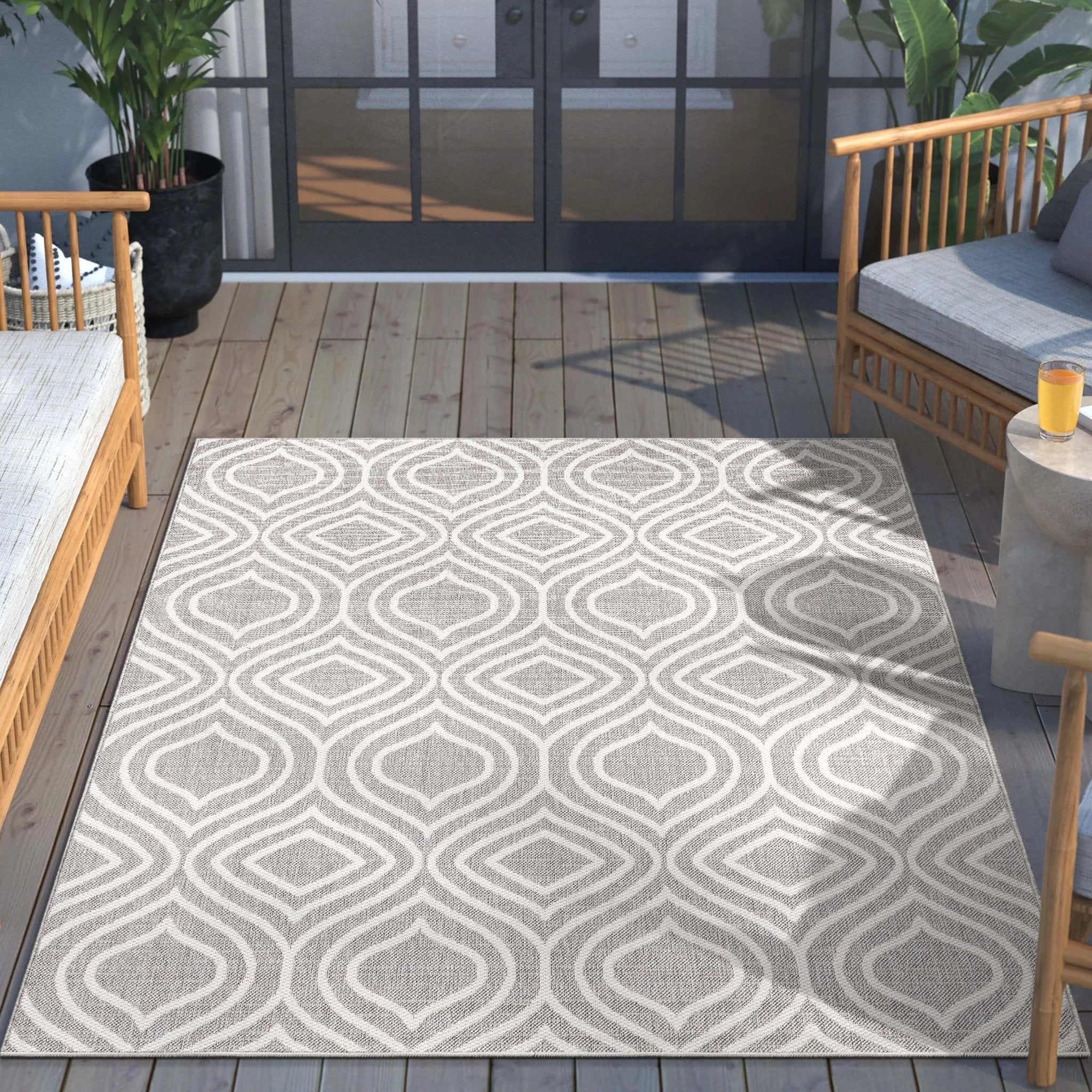Ludo Lattice Trellis Indoor/Outdoor Grey Textured Rug、mySite、gigharbornorthrealestate