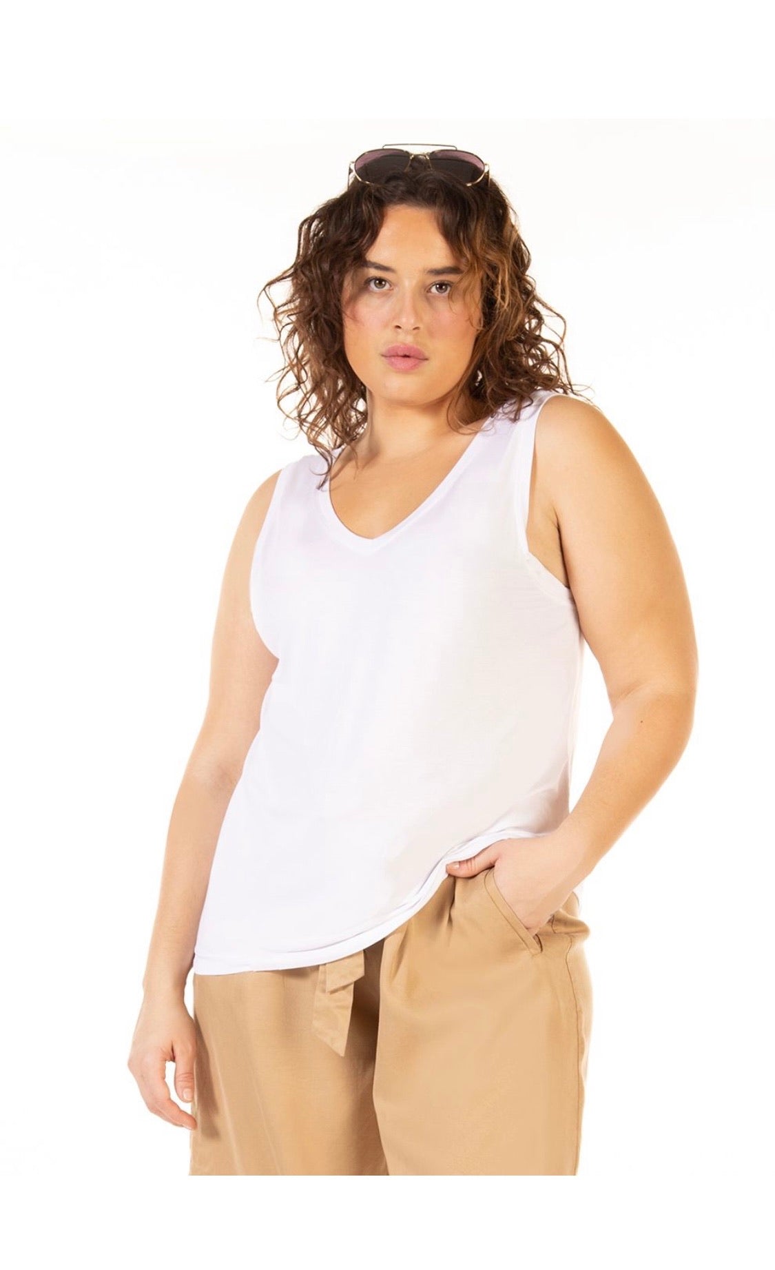 Dex Plus Reversible White Tank、mySite、garagedoors4me