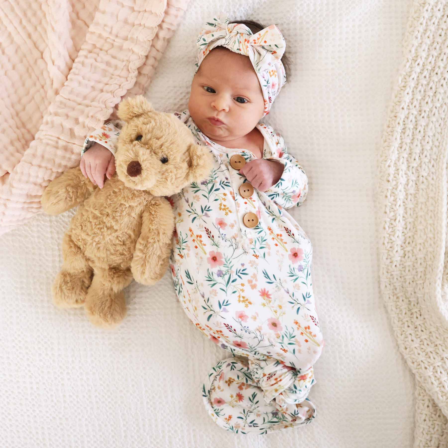  Winnie's Wildflowers Newborn Baby Knot Gown & Hat Set、mySite、layawaytickets