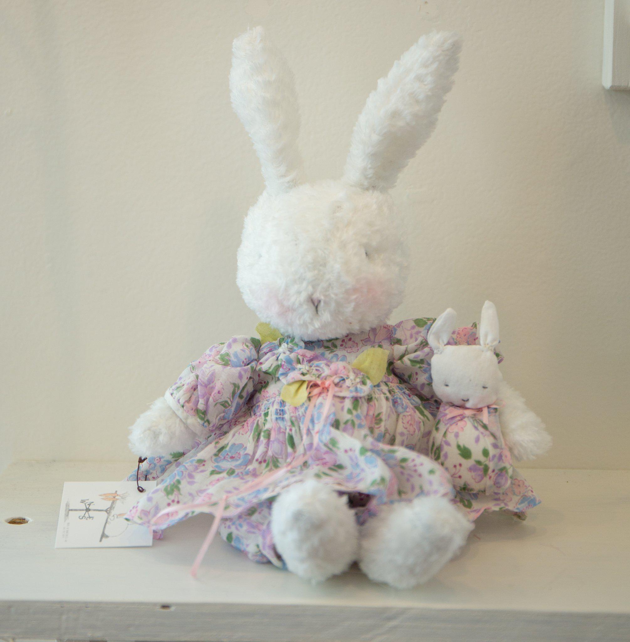 RETIRED - Hutch Studio - Flora & Bun Bun - One of a Kind Bunny、mySite、g9winljtr