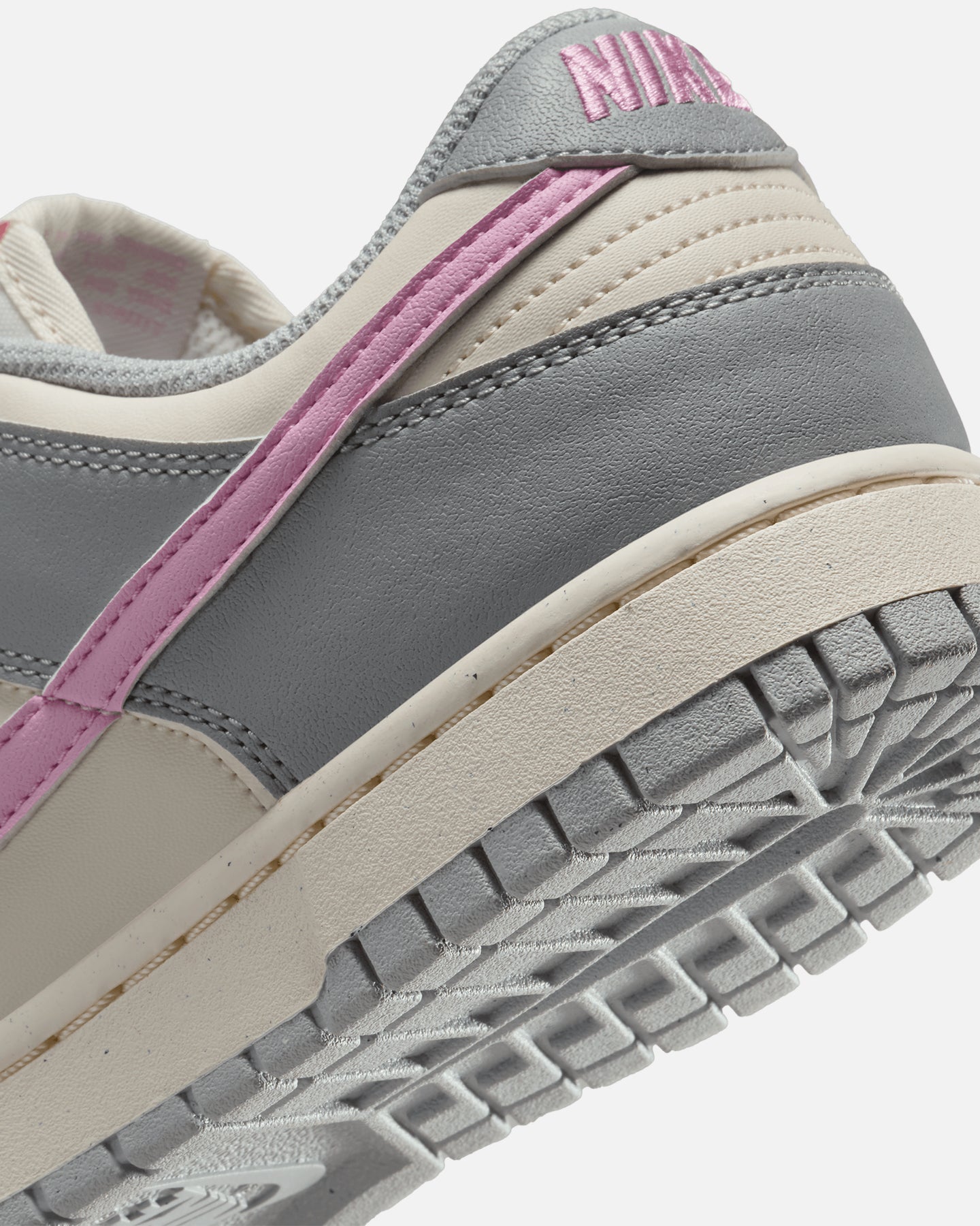 Nike Women's Dunk Low Next Nature Smoke Grey/Pink Rise、mySite、zt4zffjzw