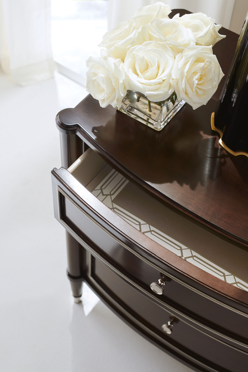 Brown Walnut Nightstand | Caracole Suite Yourself、mySite、neckold