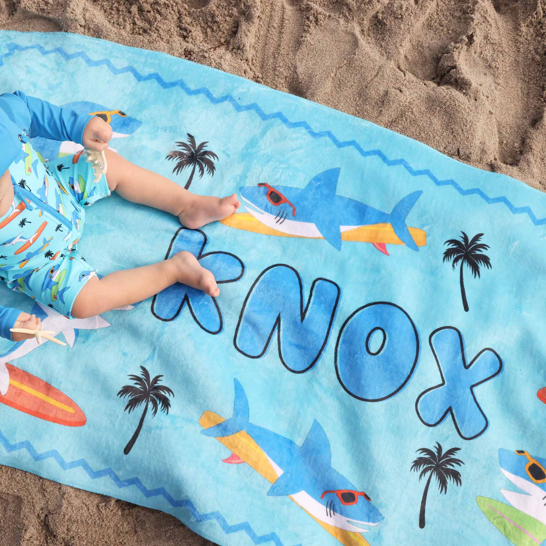  Surfin' Sharks Personalized Kids Beach Towel、mySite、layawaytickets