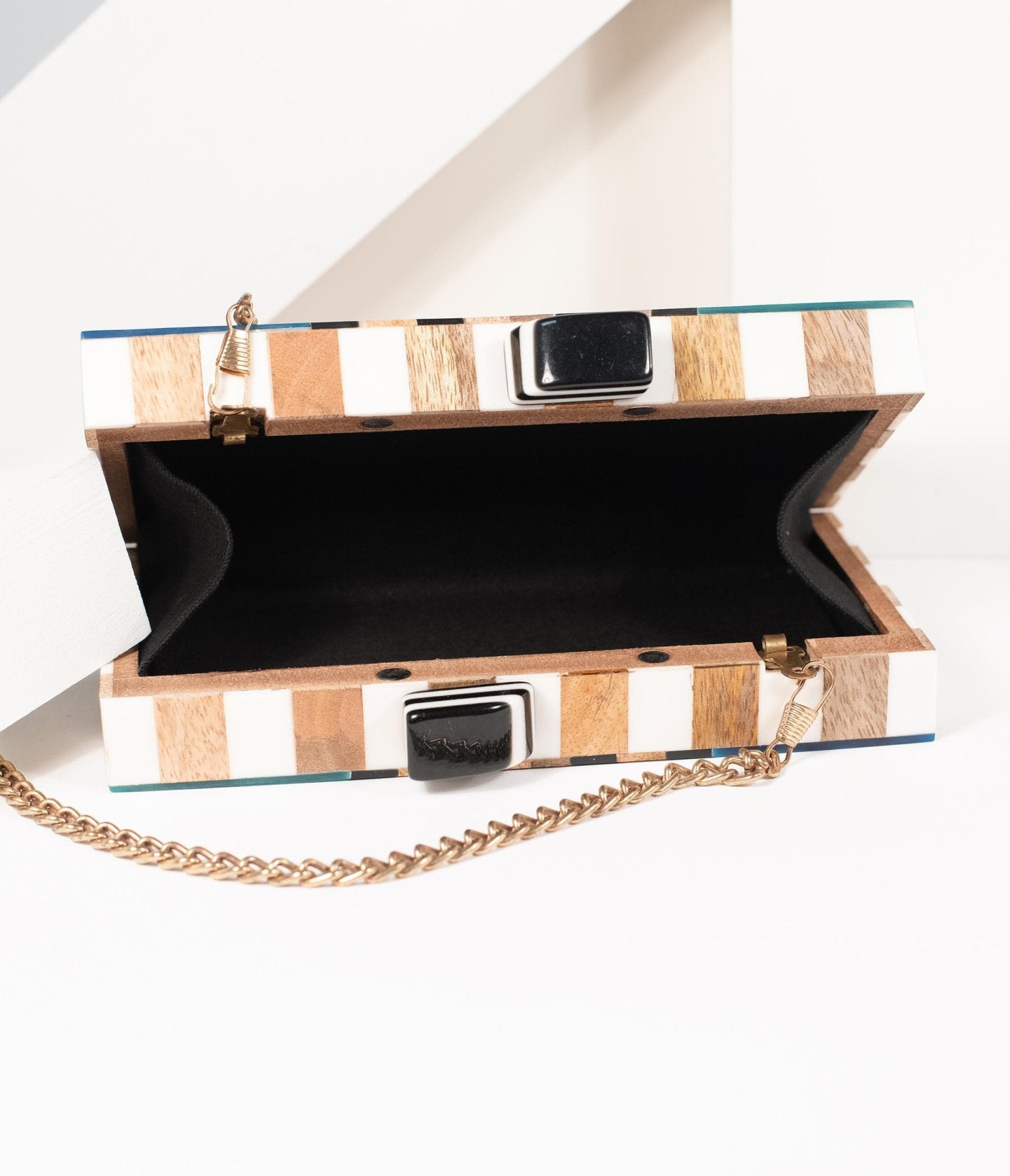 {product_title} - {shop_name}