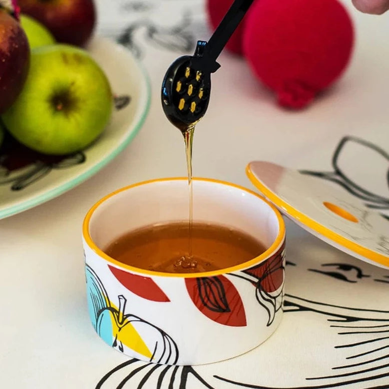Metukah Honey Jar with Dipper by Chai Modern、mySite、topwebapps