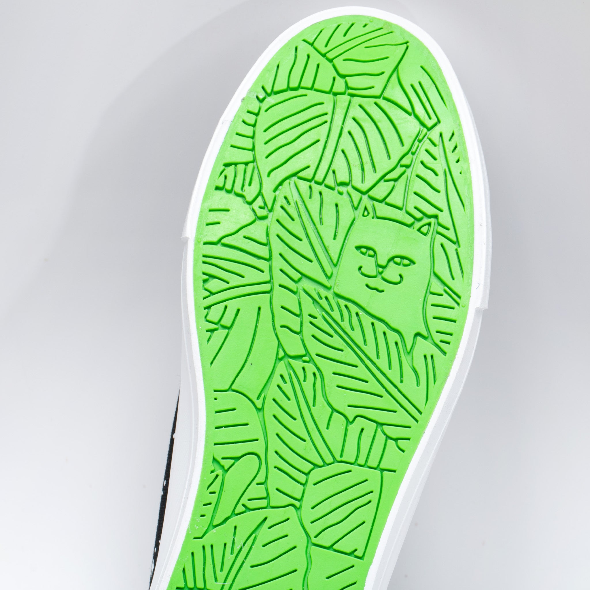 {product_title} - {shop_name}