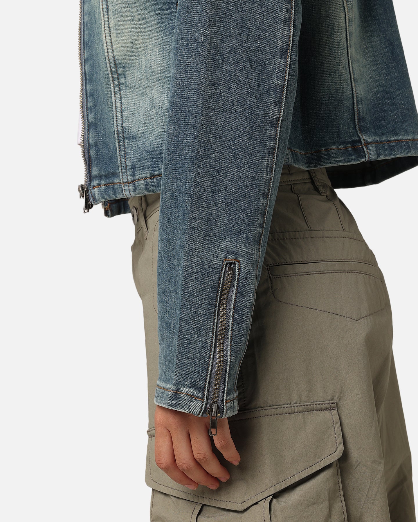 {product_title} - {shop_name}