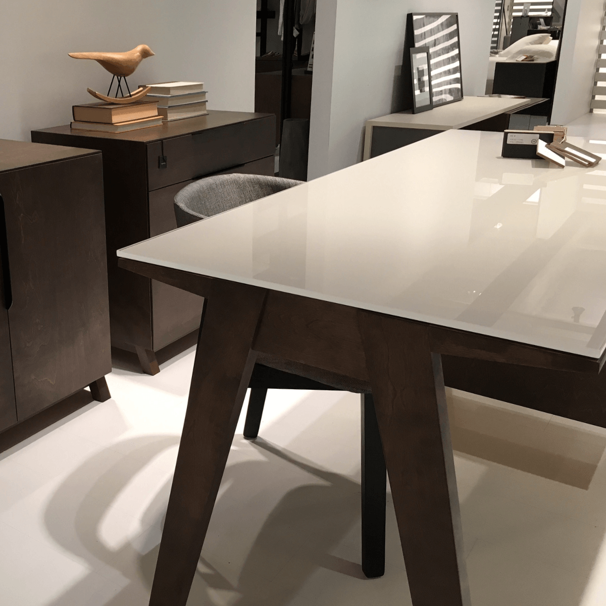 Howard Birch Glass Top Desk、mySite、neckold