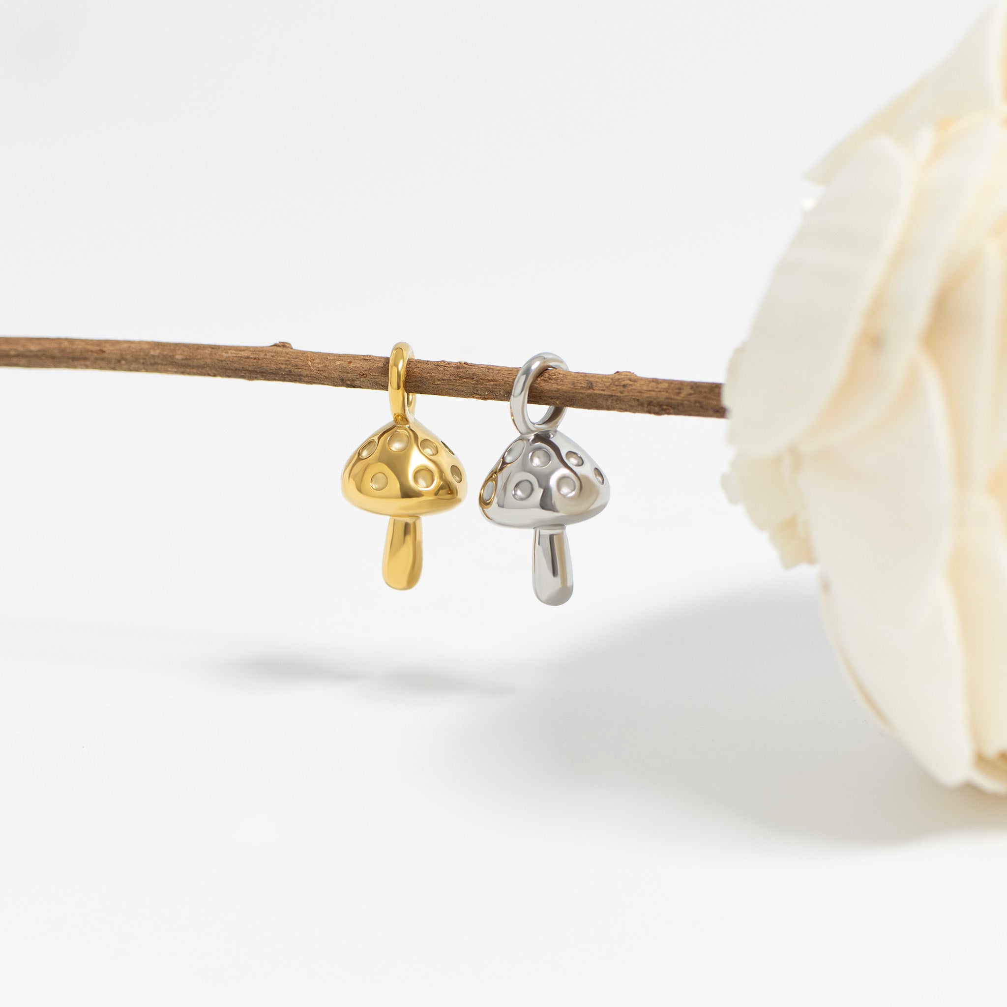 18K Gold PVD Stainless Steel Mushroom Charm / PDL0337、mySite、dreamappss
