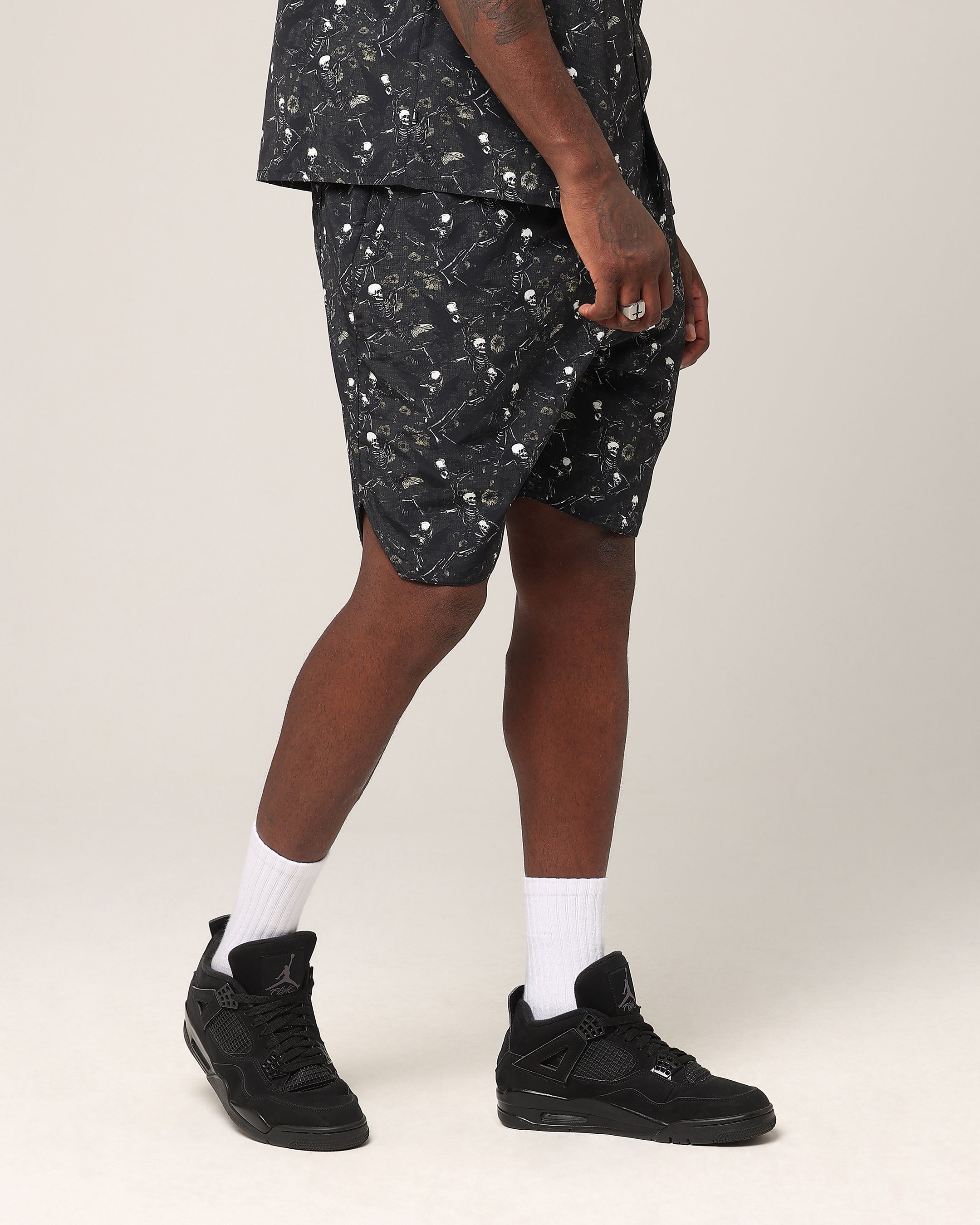 {product_title} - {shop_name}