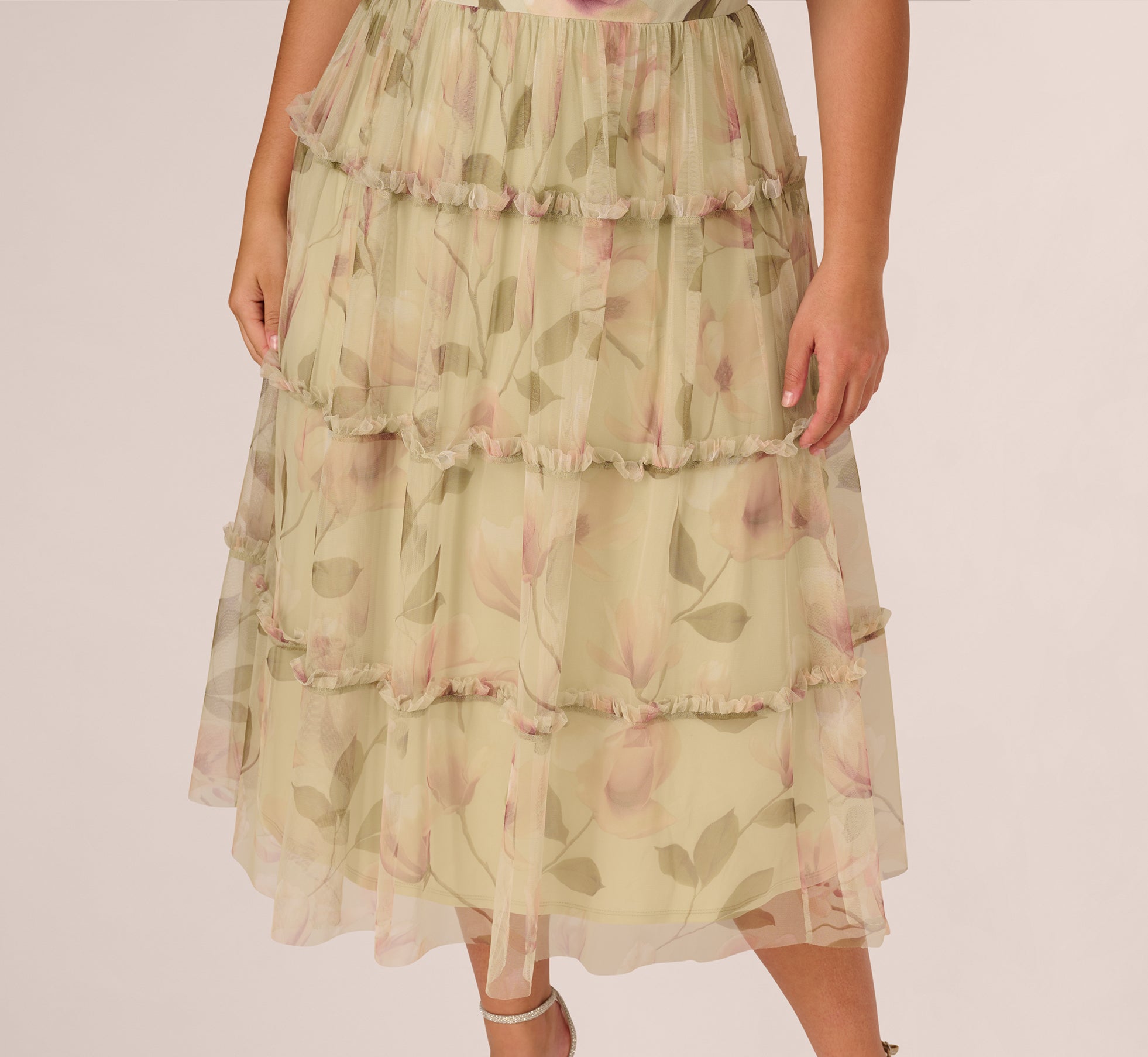 Plus Size Sleeveless Square Neck Floral Tiered Midi Dress In Green Multi、mySite、solidvoid