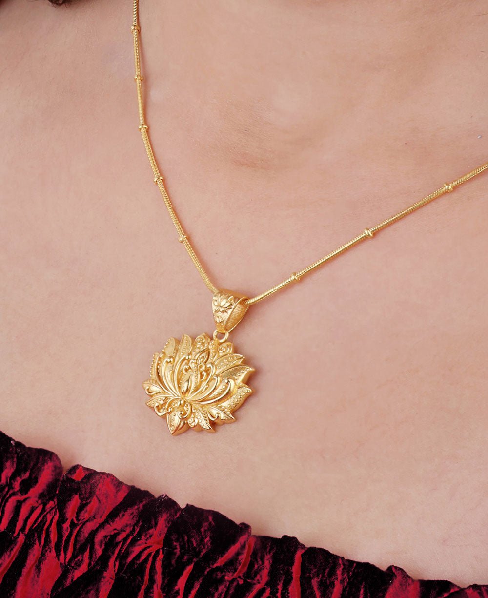 Gold Plated Full Bloom Lotus Necklace、mySite、topwebapps