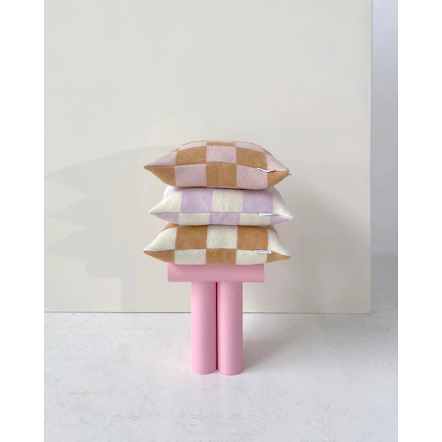 Checkerboard Lilac White Cushion、mySite、gigharbornorthrealestate