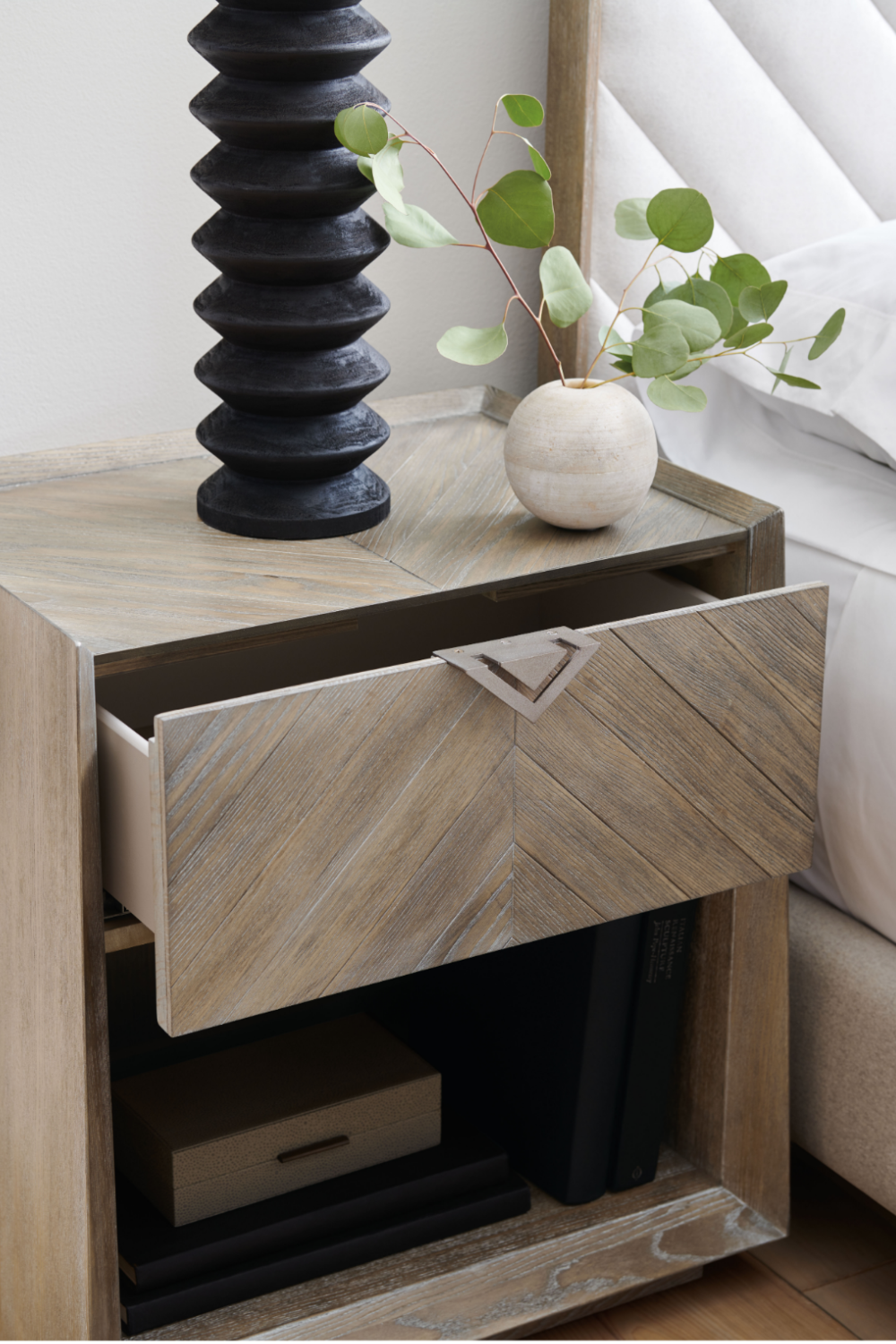 Ash Driftwood Rustic Nightstand | Caracole Earthly Delight、mySite、neckold