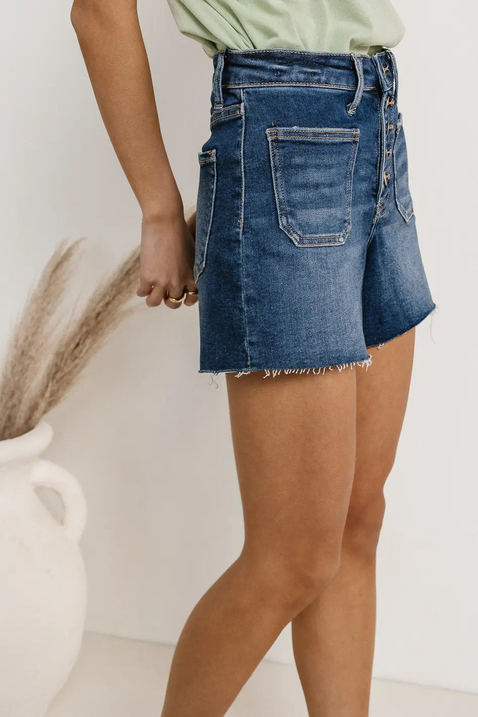 {product_title} - {shop_name}