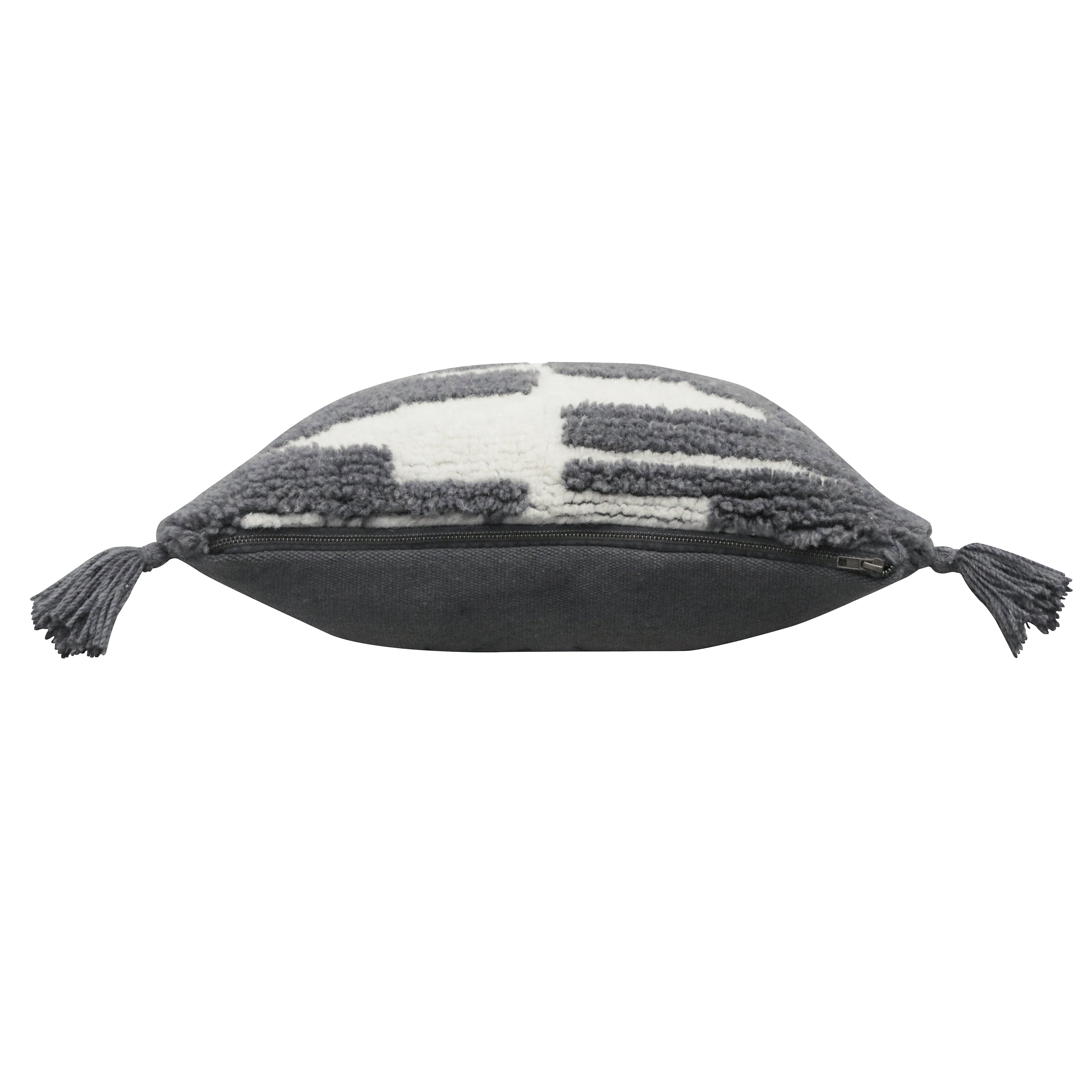 Nomad Zagros Charcoal Natural Cushion、mySite、gigharbornorthrealestate