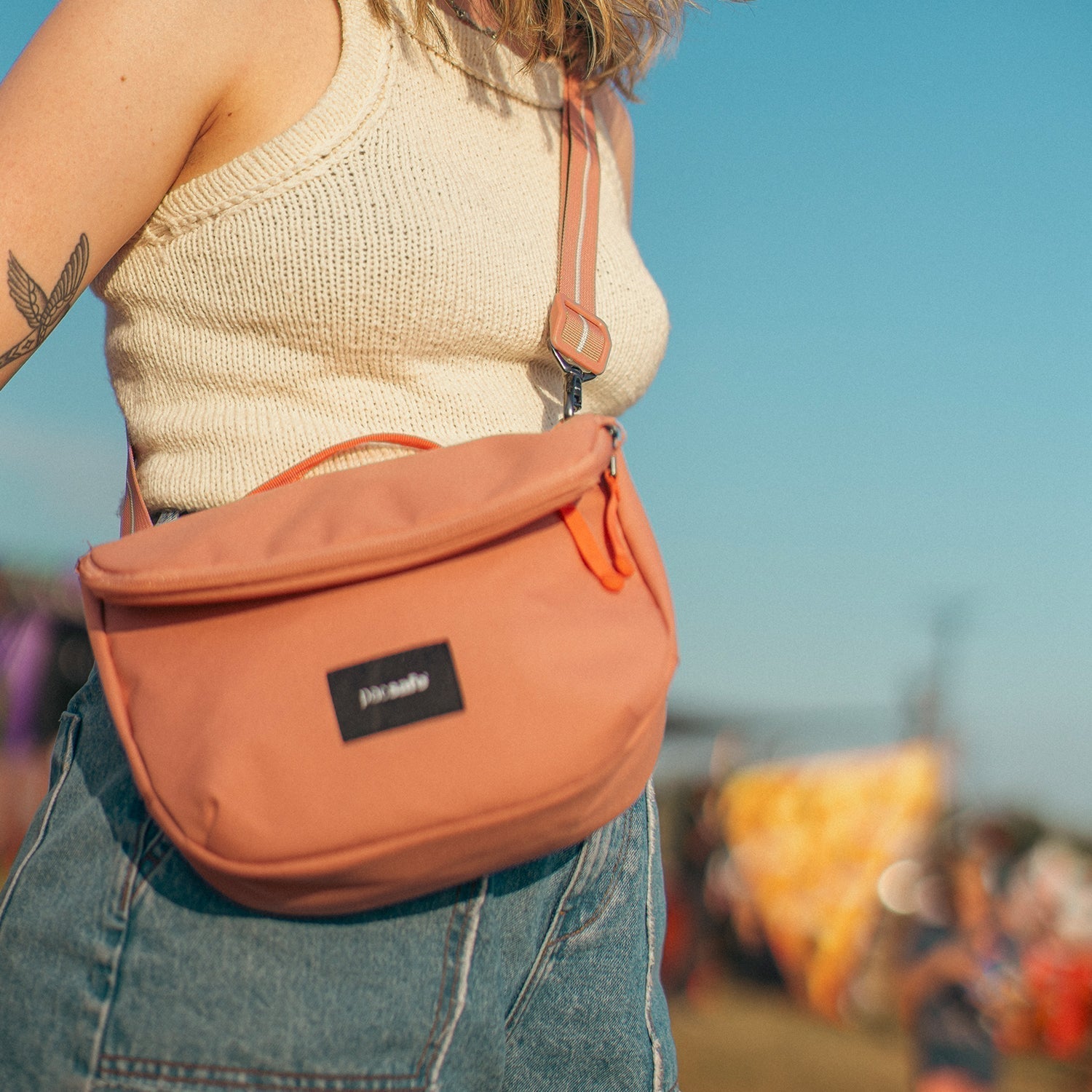 Pacsafe® GO anti theft saddle crossbody、mySite、garagedoors4me