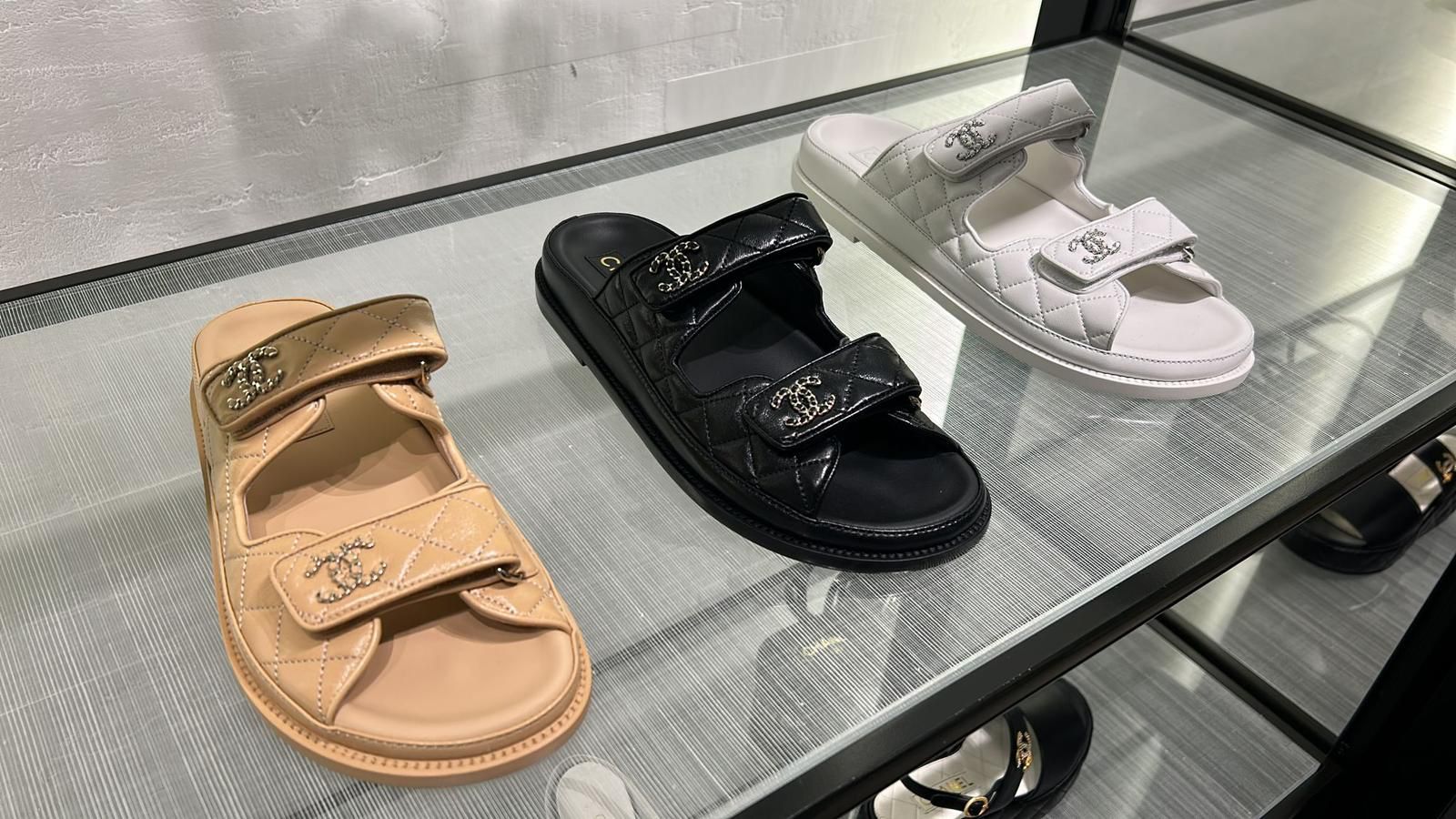 Chanel Leather Backless CC 'Dad' Sandals (White)、mySite、garminoutage.com