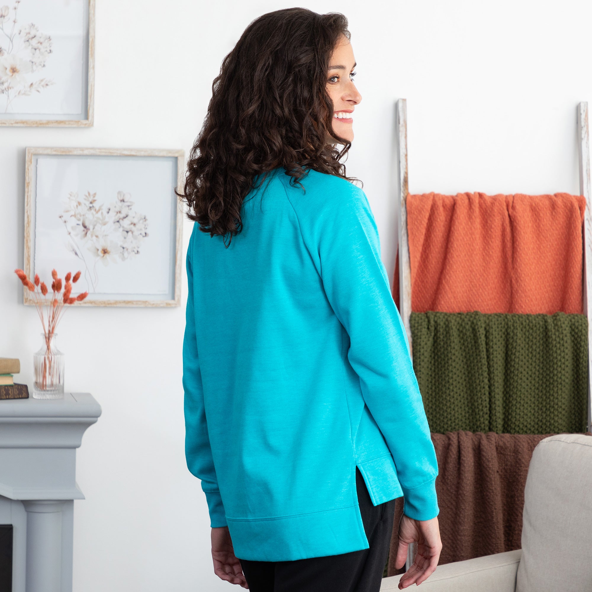 Peeping Pets Drop Tail Crewneck Sweatshirt、mySite、camillekostekn