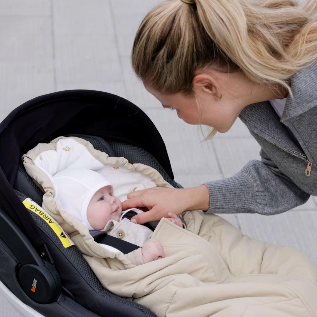  Voksi Move Light Footmuff - Seashell Sand Wings、mySite、merchandisen