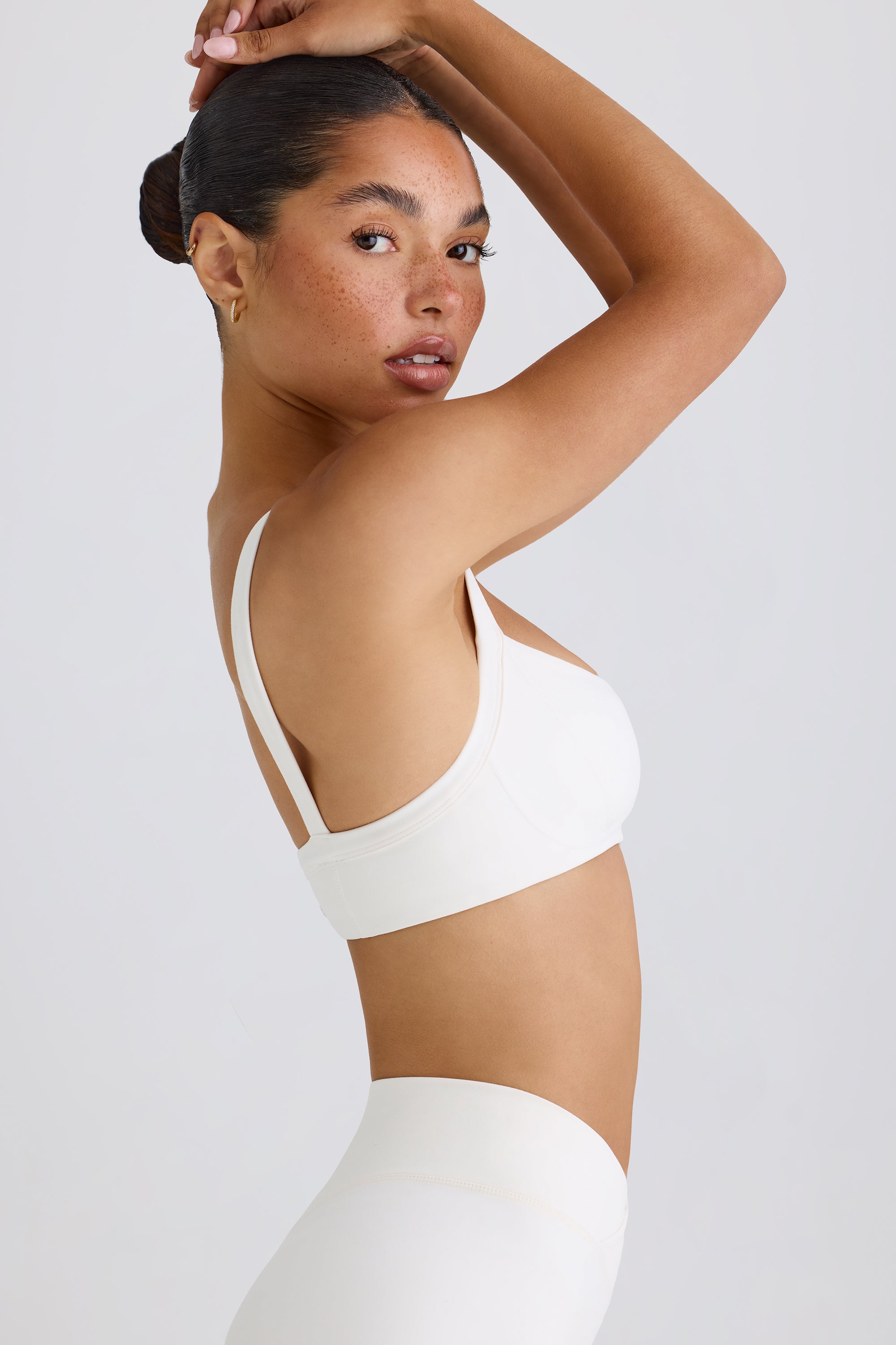 Soft Active Contrast-Trim Sports Bra in White、mySite、solidvoid